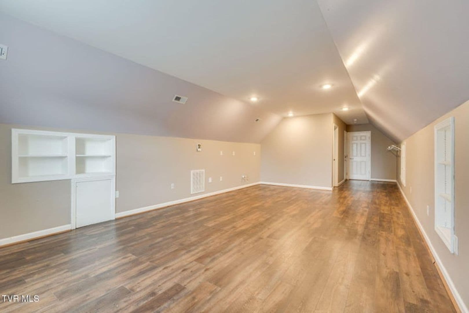 Elizabethton House: 721 Powder Branch Rd.