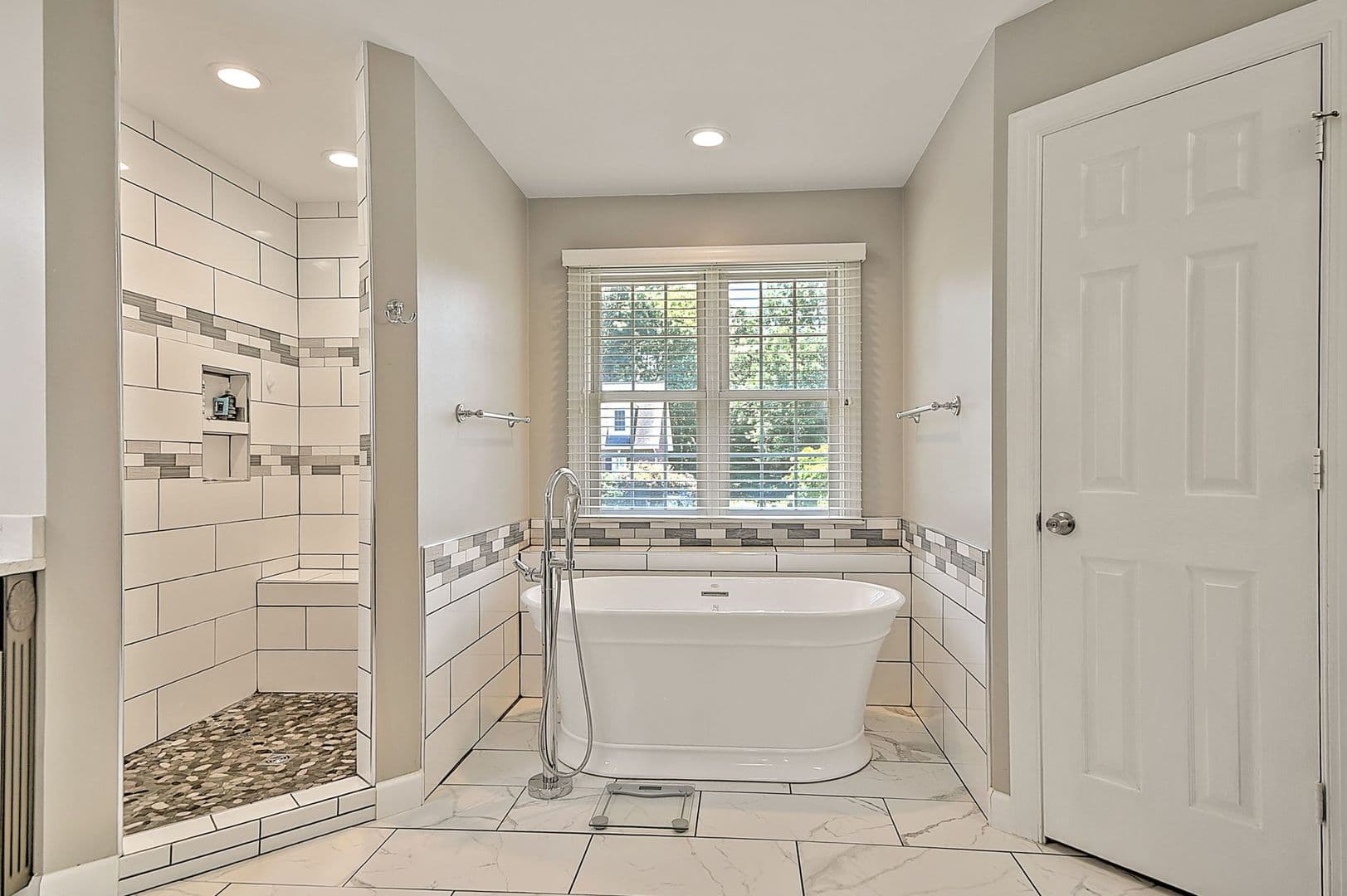 johnson city House: 9 wayland court
