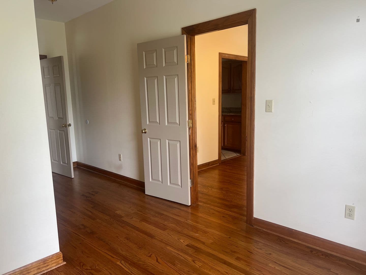 Johnson City House: 1212 Ridgewood Ct