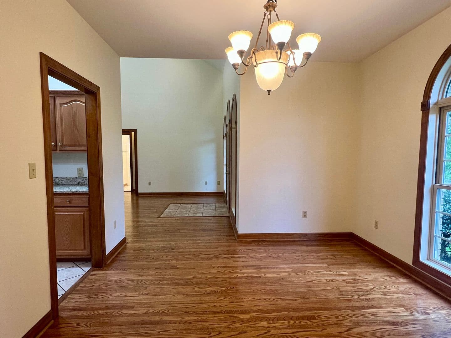 Johnson City House: 1212 Ridgewood Ct