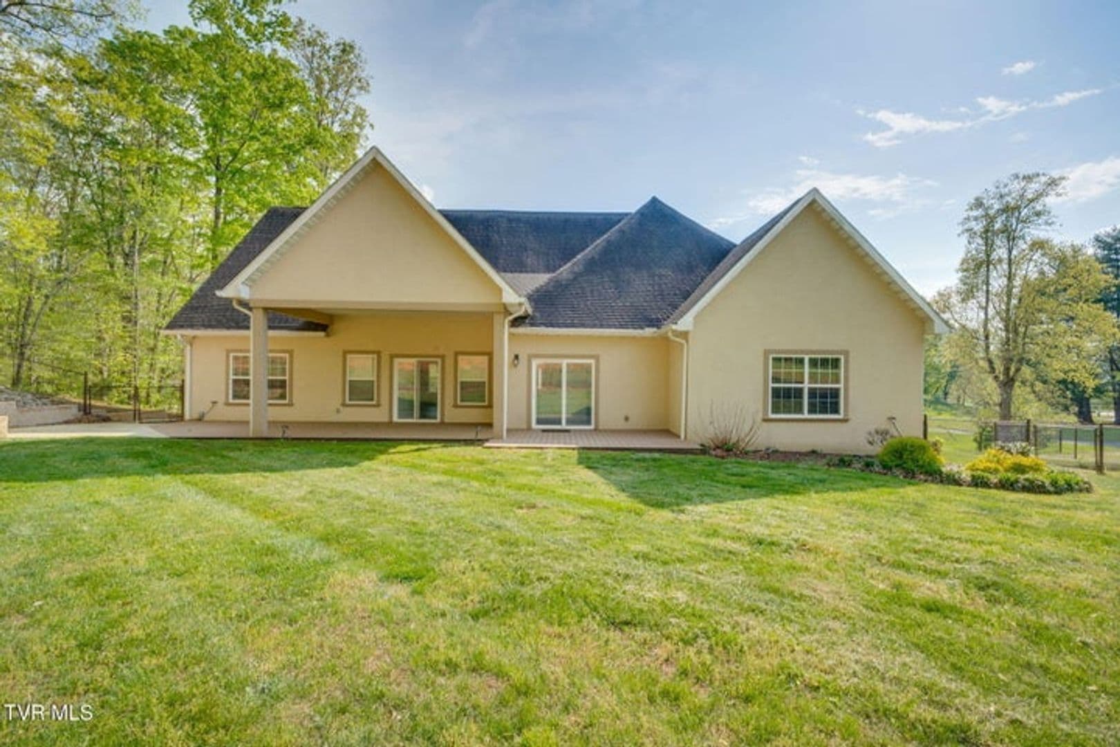 Elizabethton House: 721 Powder Branch Rd.
