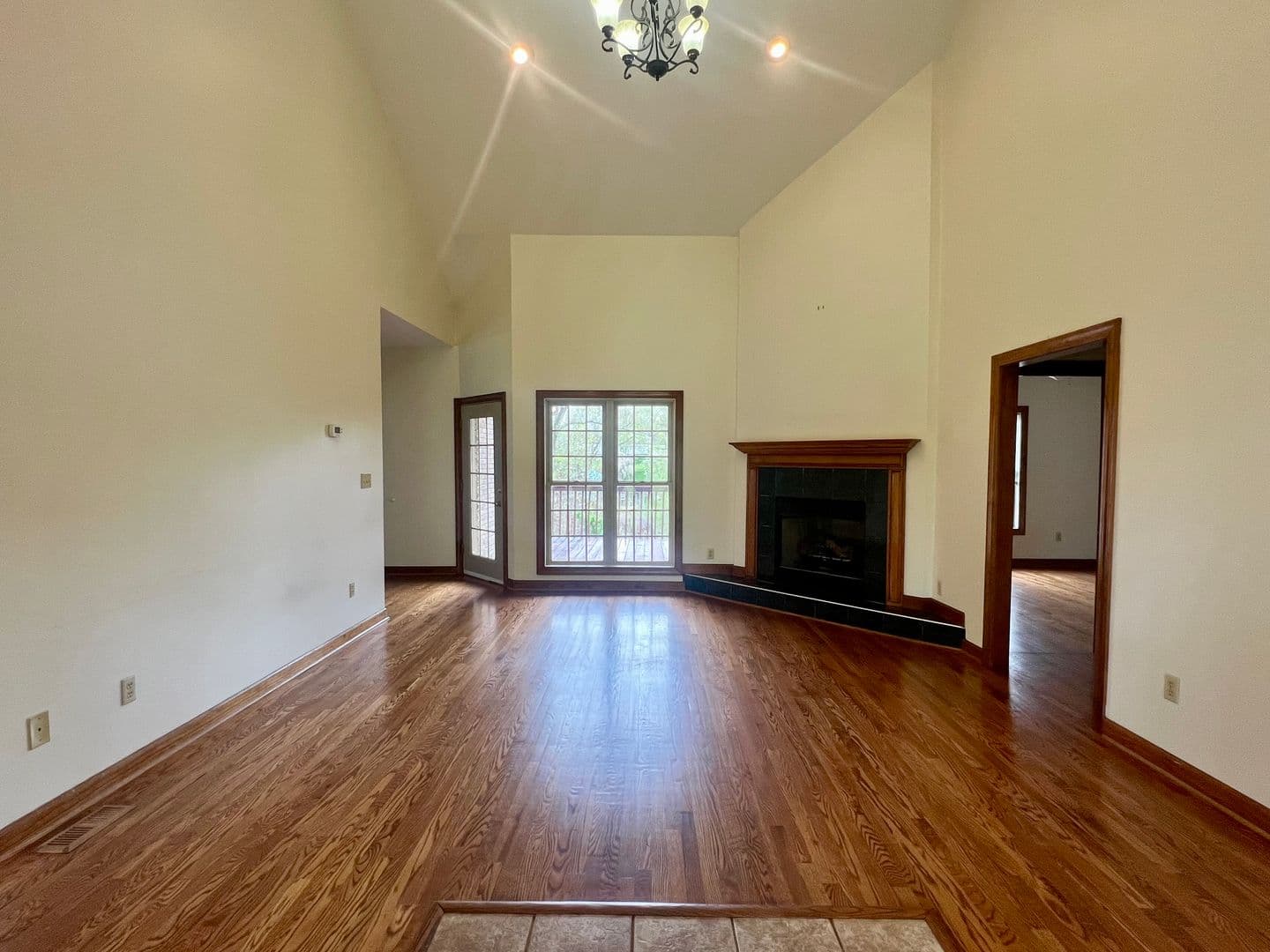 Johnson City House: 1212 Ridgewood Ct