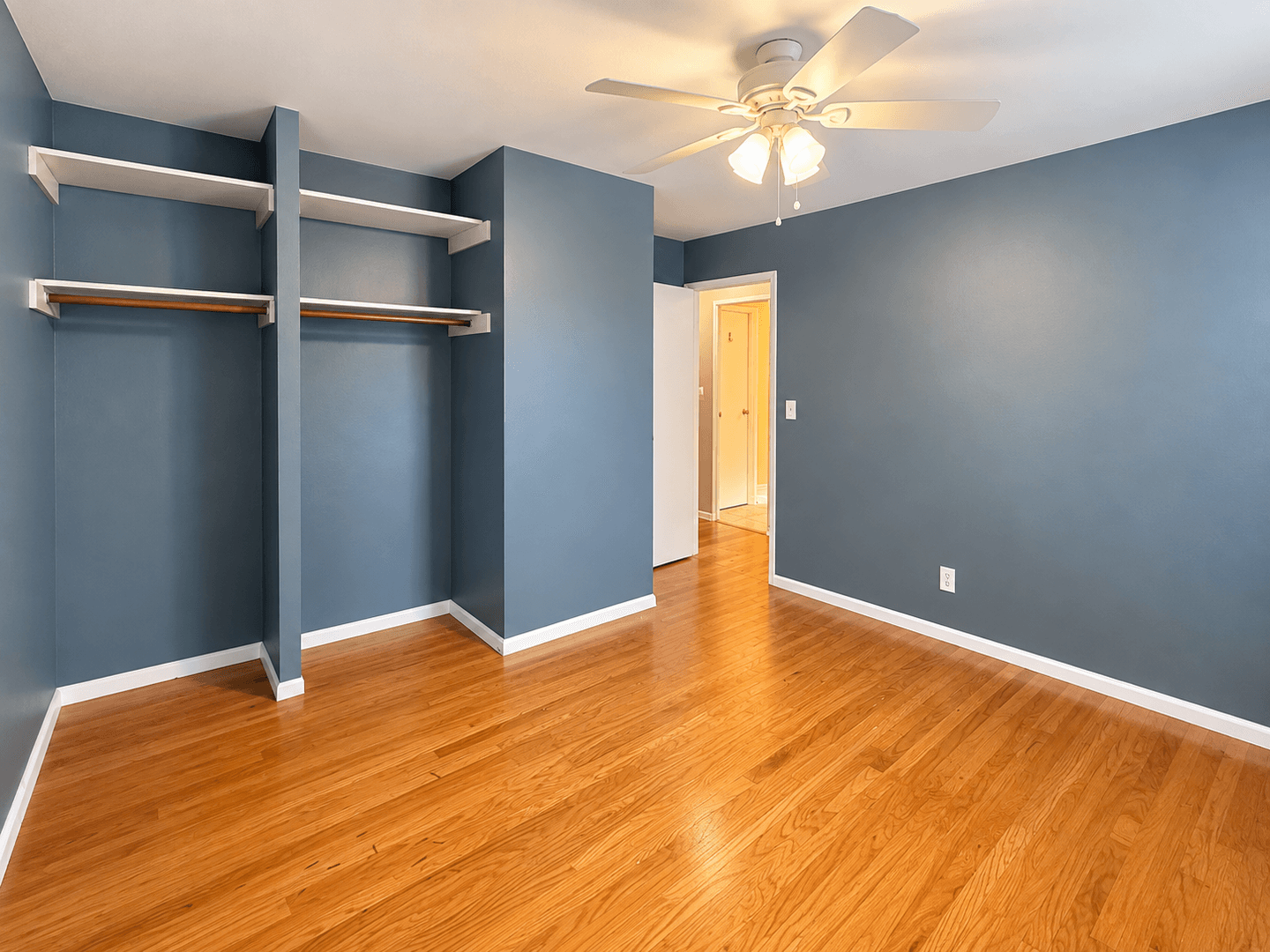 Louisville House: 3023 Lynnwood Way