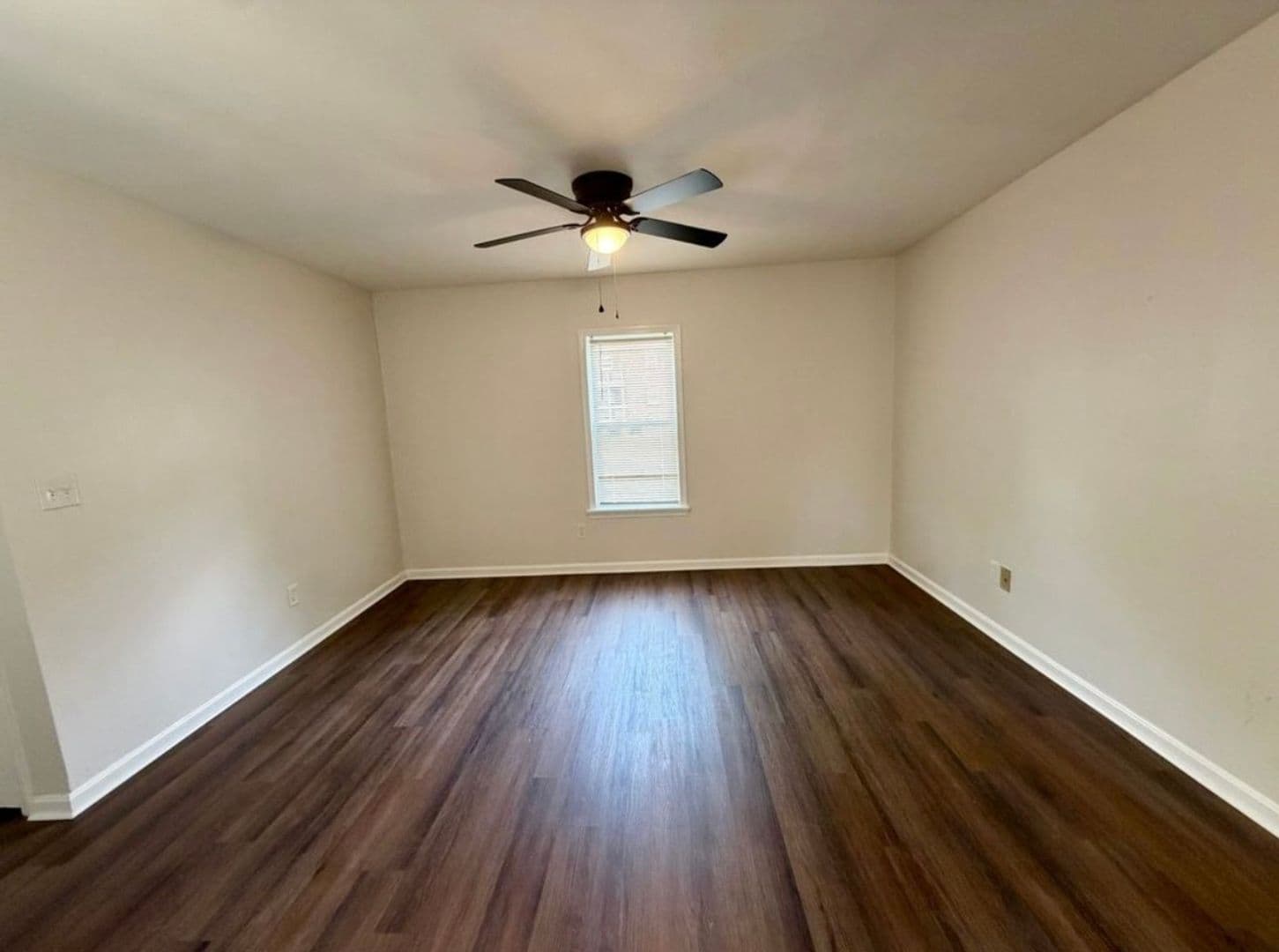 Louisville Apartment: 215 E Ormsby Ave