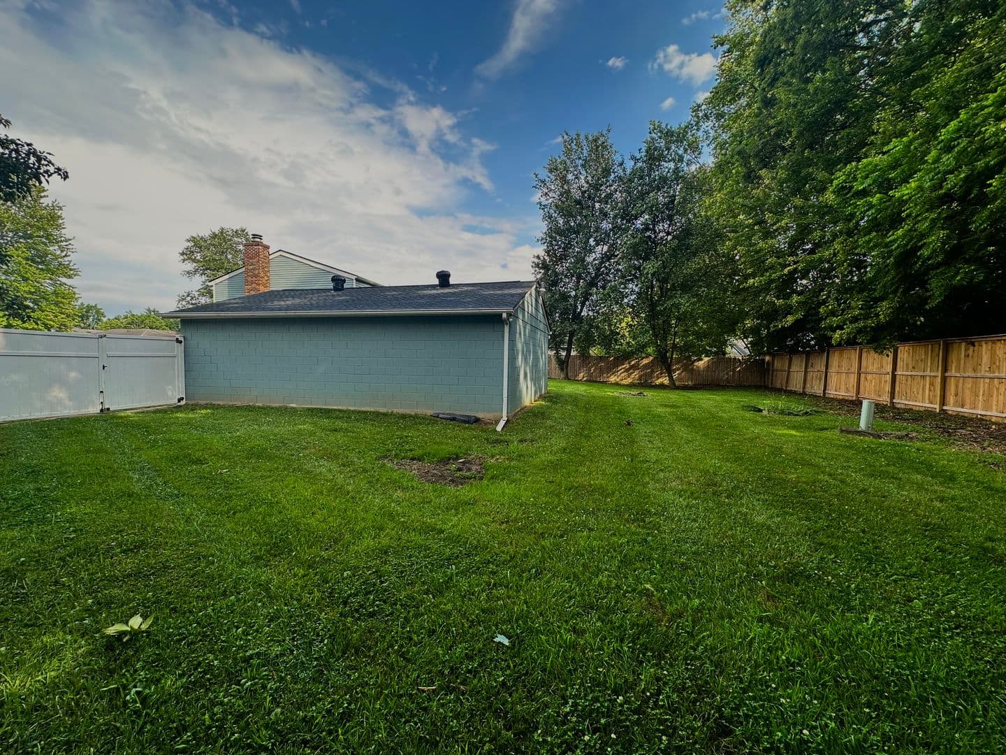 Louisville House: 1416 Hagen Road