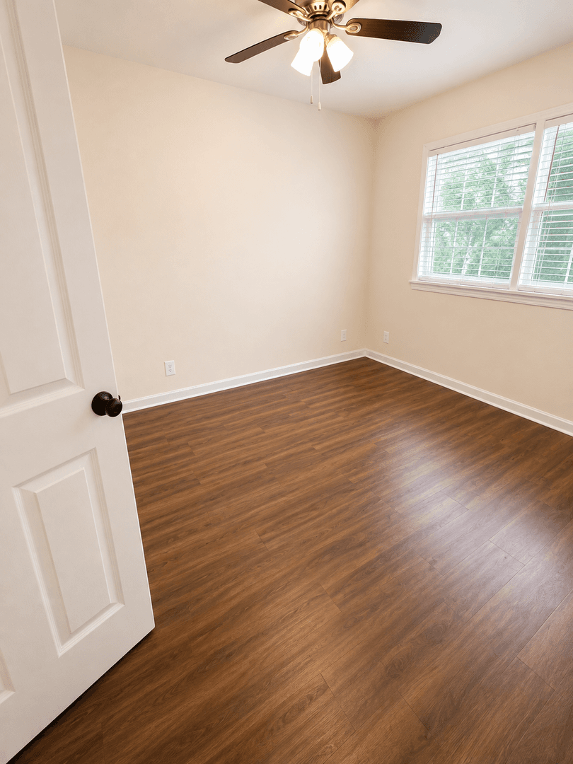 Louisville Apartment: 2100 Murray Ave Apt 8