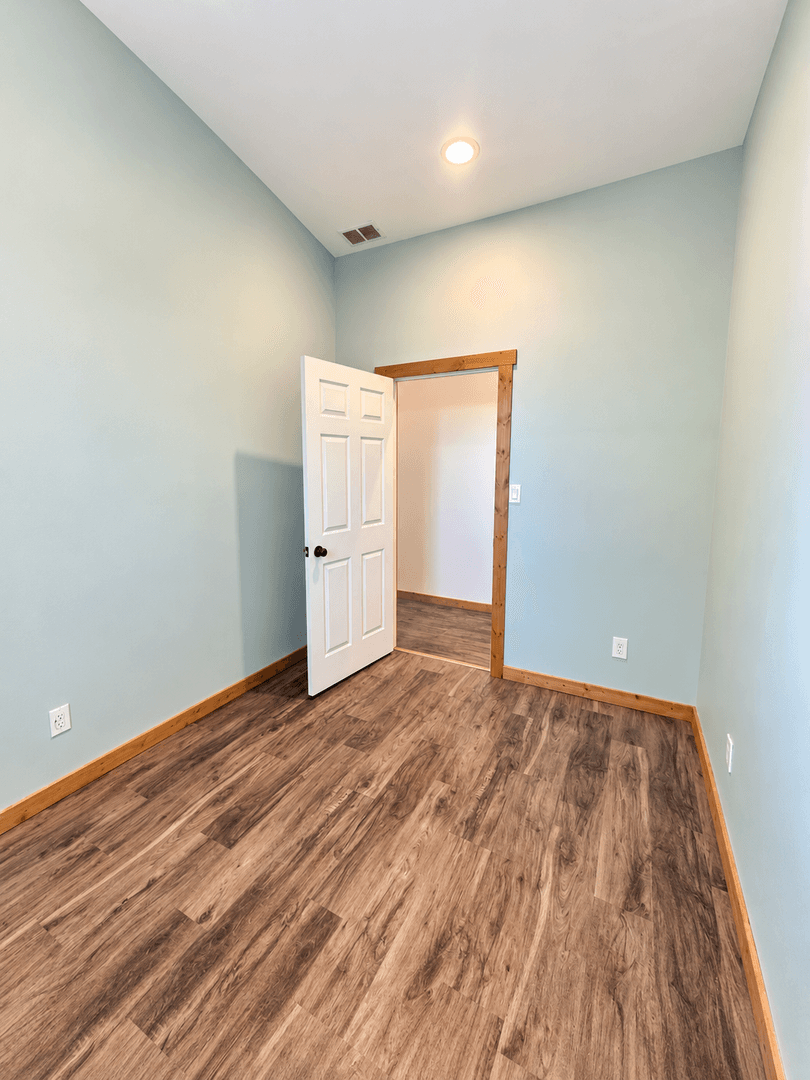 Louisville House: 2550 Saint Cecilia St
