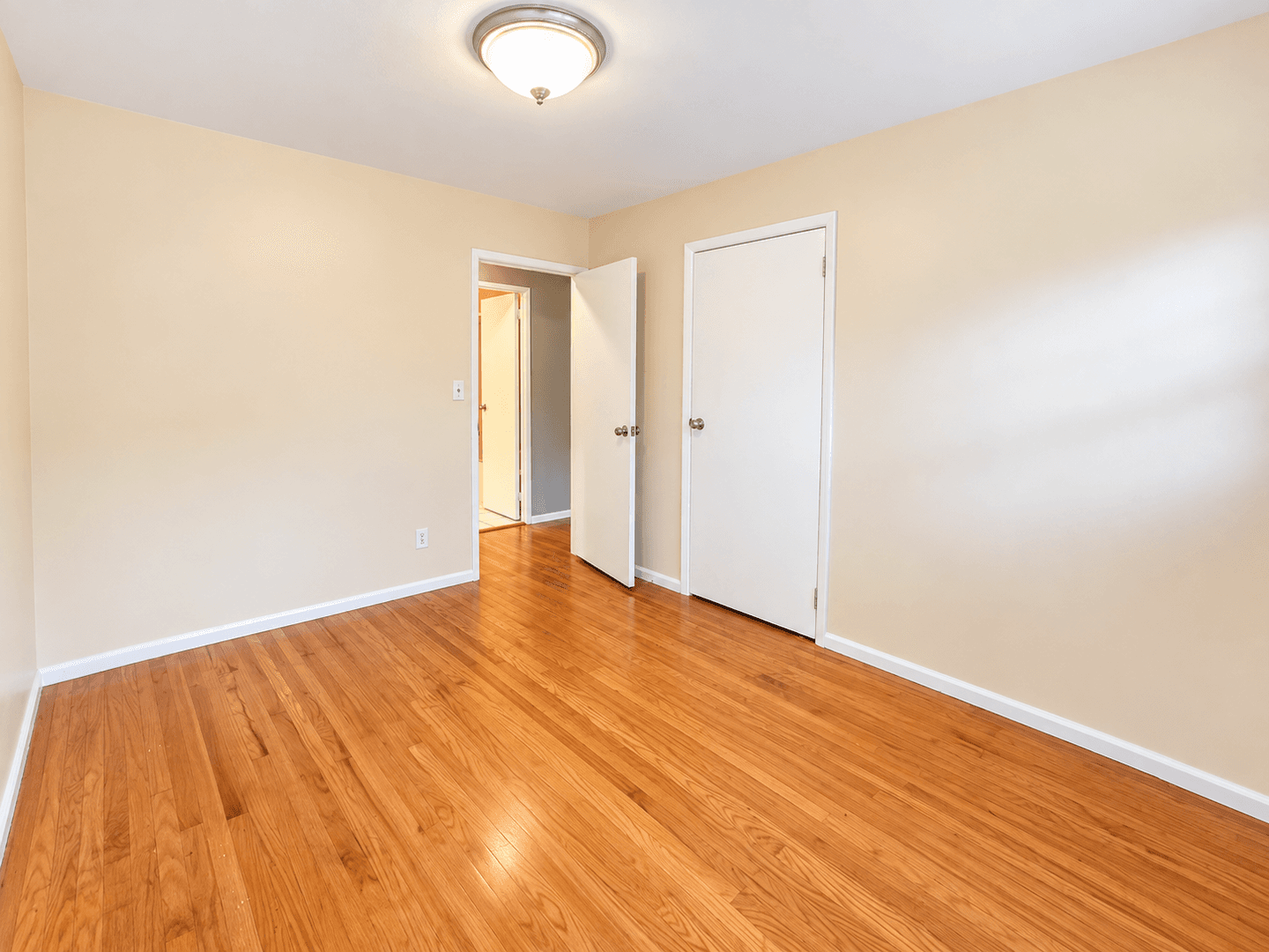 Louisville House: 3023 Lynnwood Way