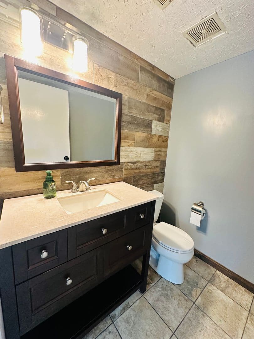 Louisville House: 1416 Hagen Road