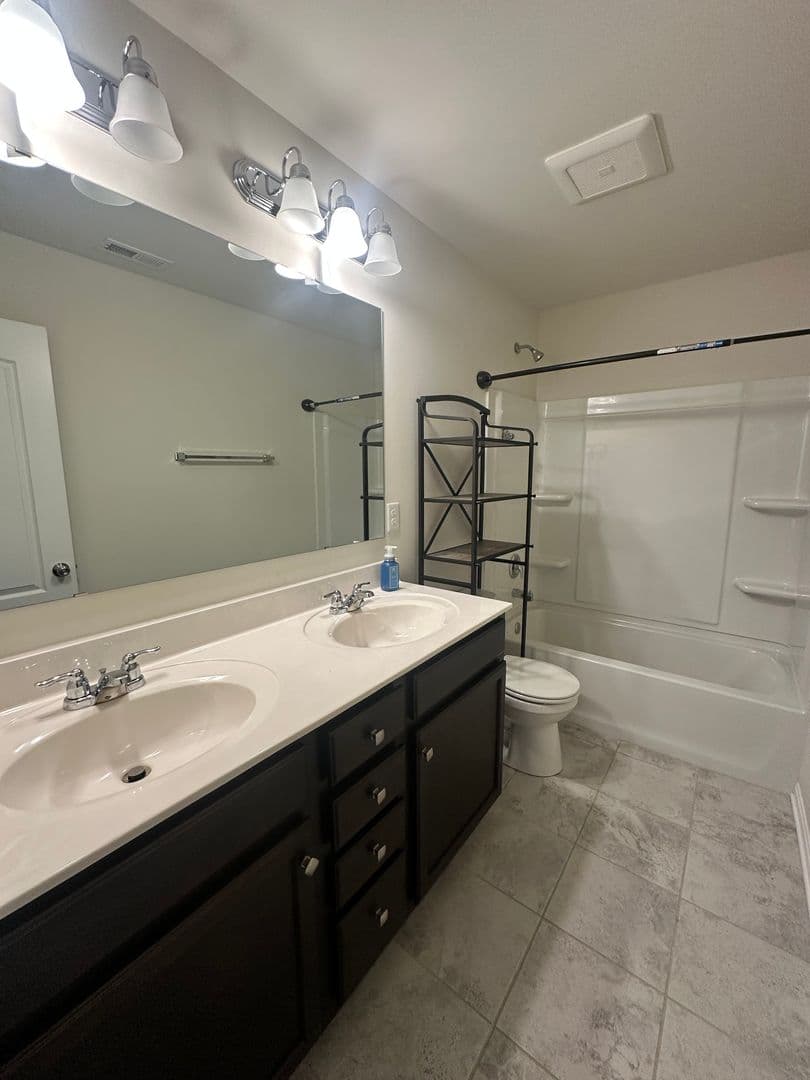 Louisvile House: 11812 Beacon Ct