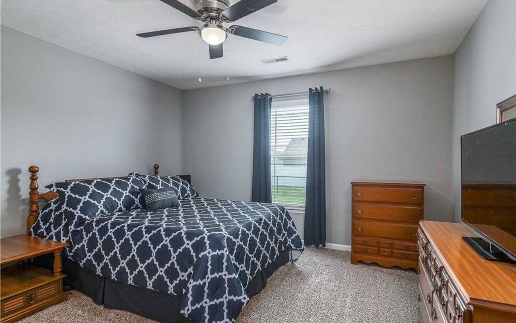 Jeffersonville House: 1979 Ramsey Way