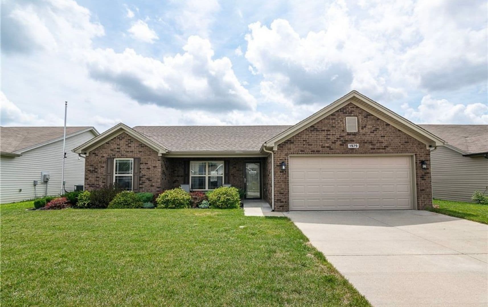 Jeffersonville House: 1979 Ramsey Way