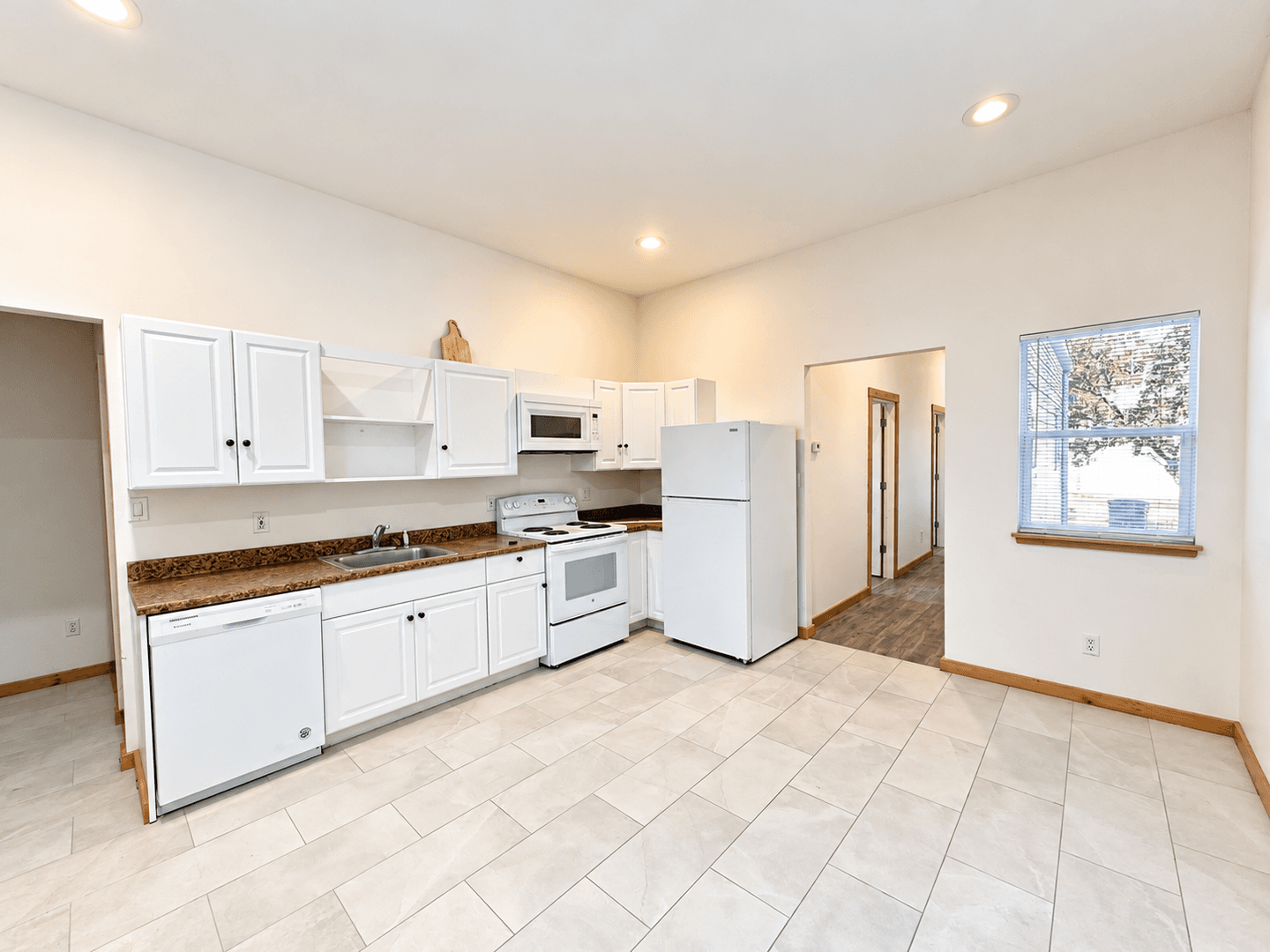Louisville House: 2550 Saint Cecilia St