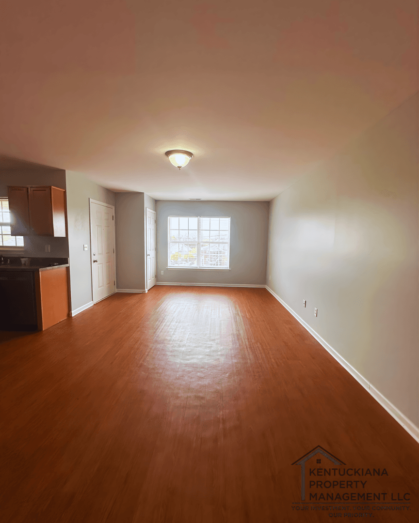 La Grange Apartment: 1908 Jericho Rd