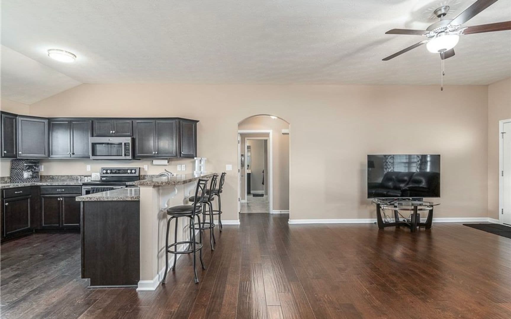 Jeffersonville House: 1979 Ramsey Way