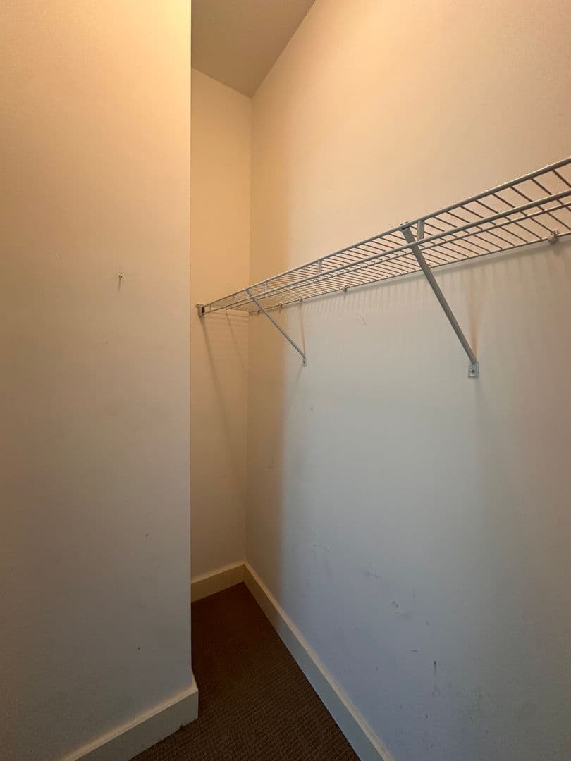 Louisville House: 324 E Main St Unit 327