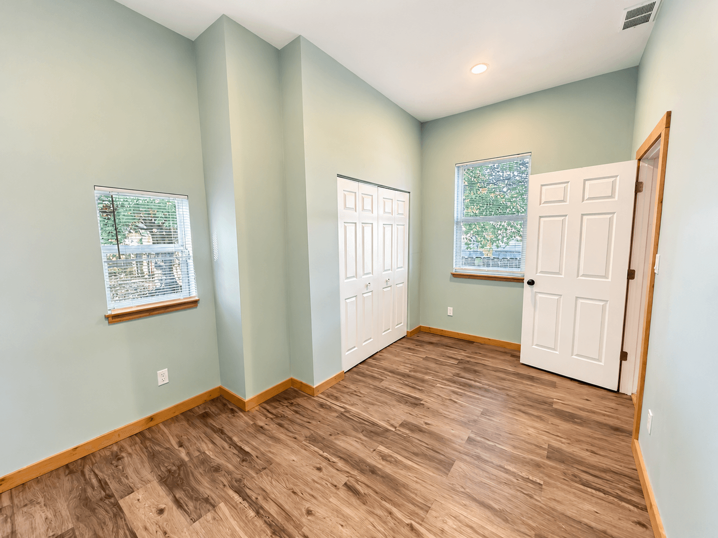 Louisville House: 2550 Saint Cecilia St