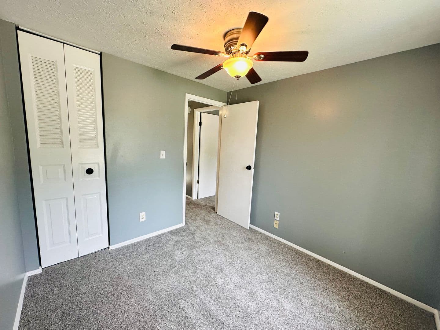 Louisville House: 1416 Hagen Road