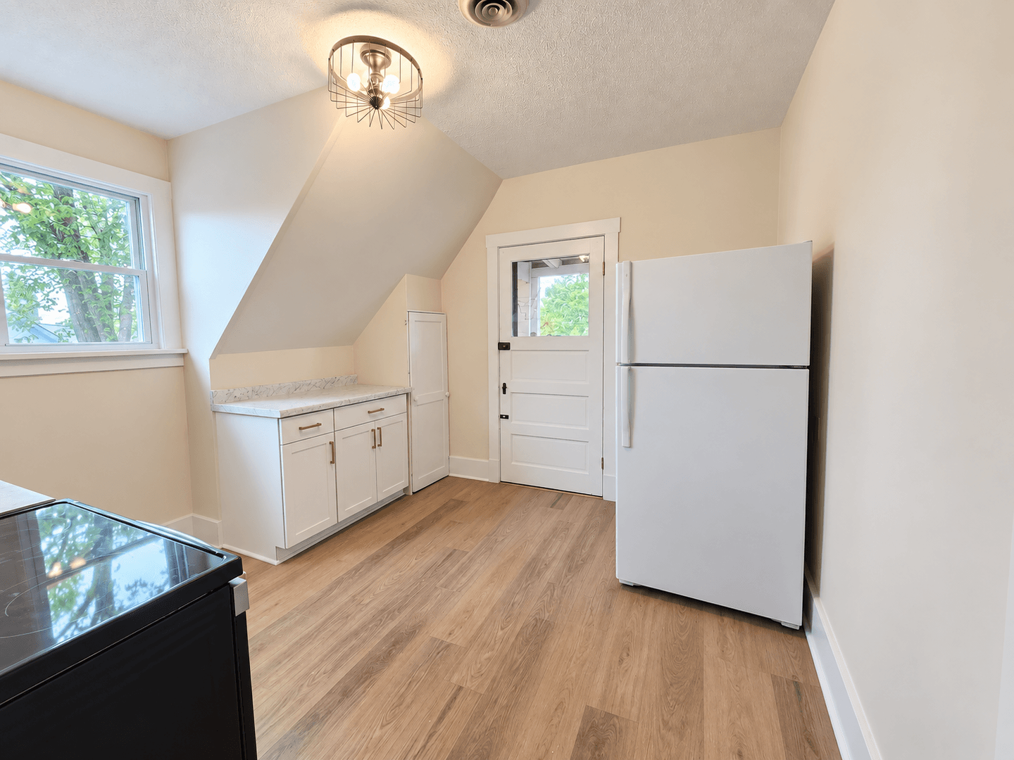 Louisville Apartment: 2063 Sherwood Ave