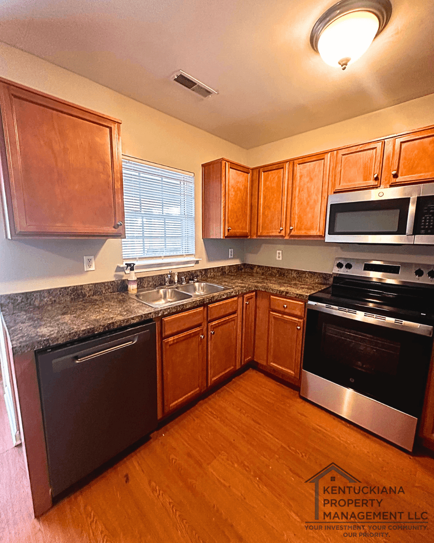 La Grange Apartment: 1908 Jericho Rd