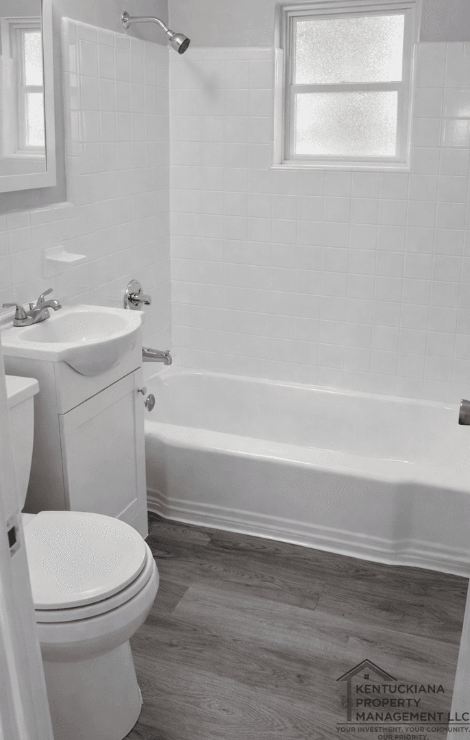 Jeffersonville Apartment: 820 French Street