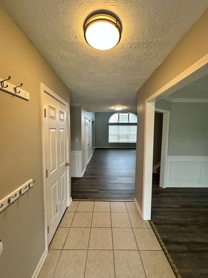 Prospect House: 9215 Eminence Court