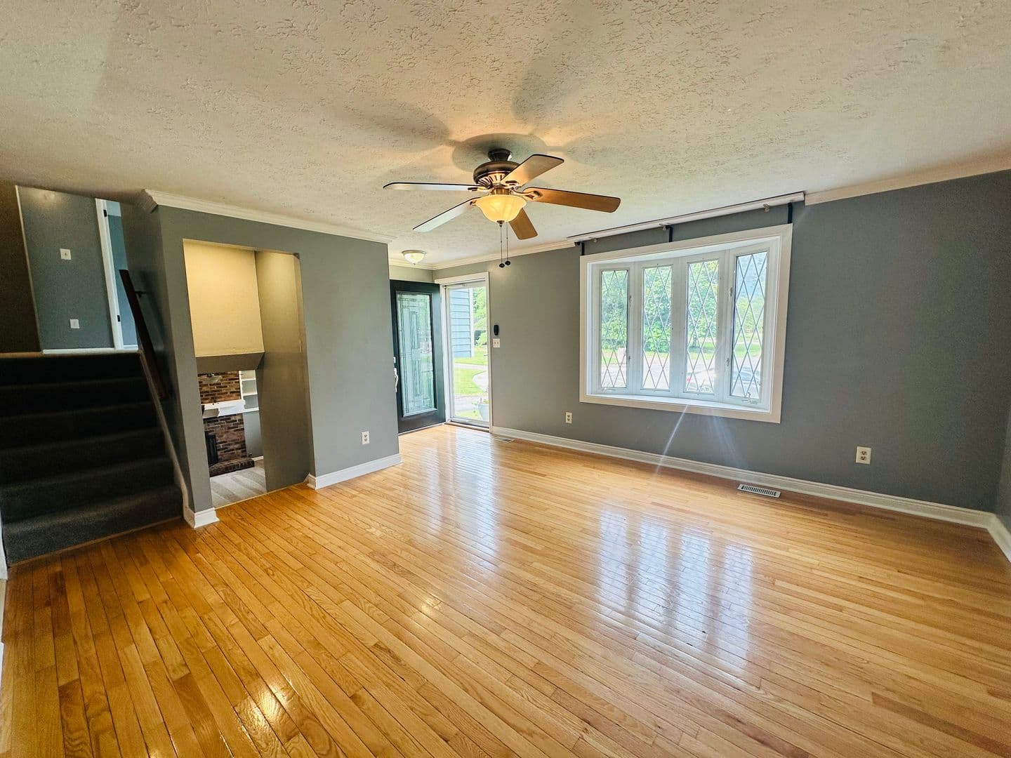 Louisville House: 1416 Hagen Road