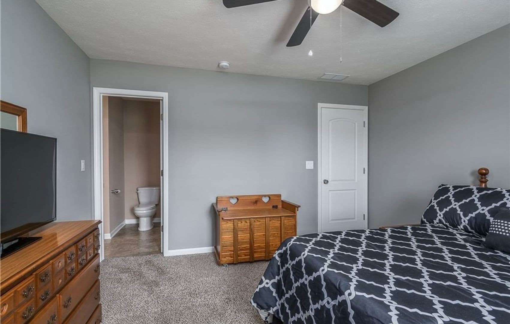 Jeffersonville House: 1979 Ramsey Way