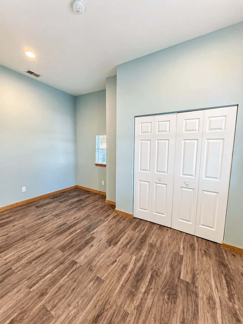 Louisville House: 2550 Saint Cecilia St