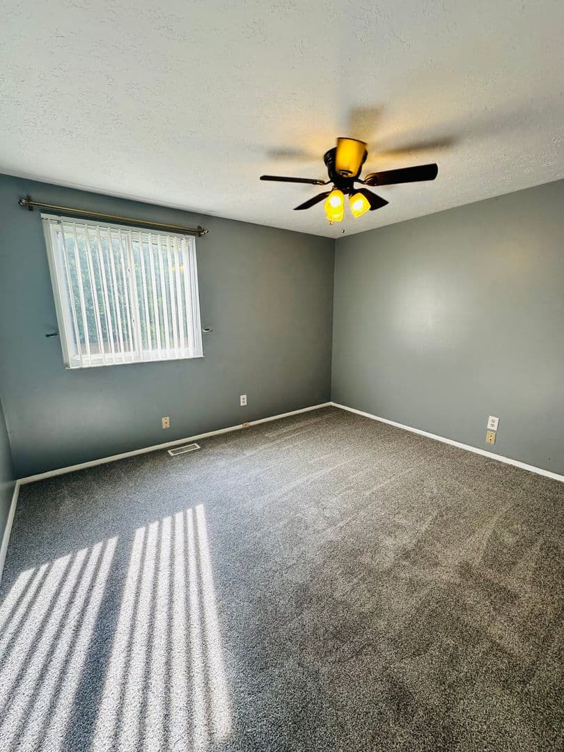 Louisville House: 1416 Hagen Road