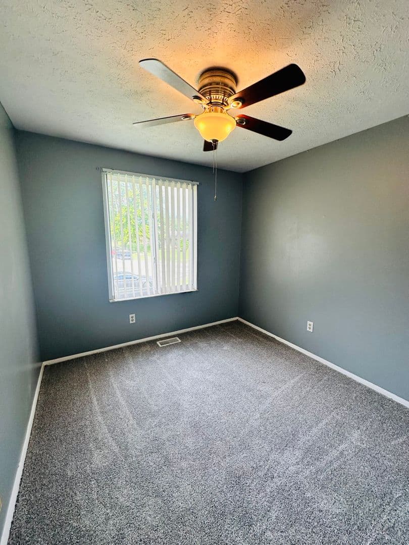 Louisville House: 1416 Hagen Road