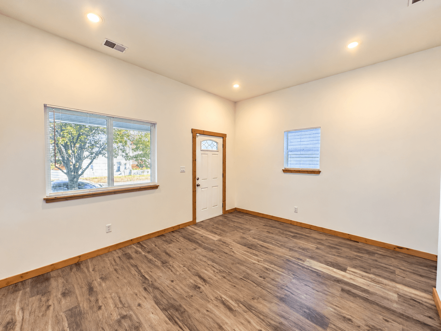 Louisville House: 2550 Saint Cecilia St