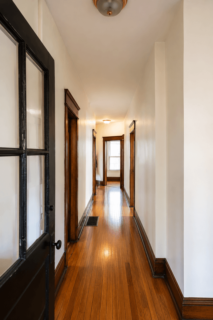 Louisville Apartment: 2063 Sherwood Ave