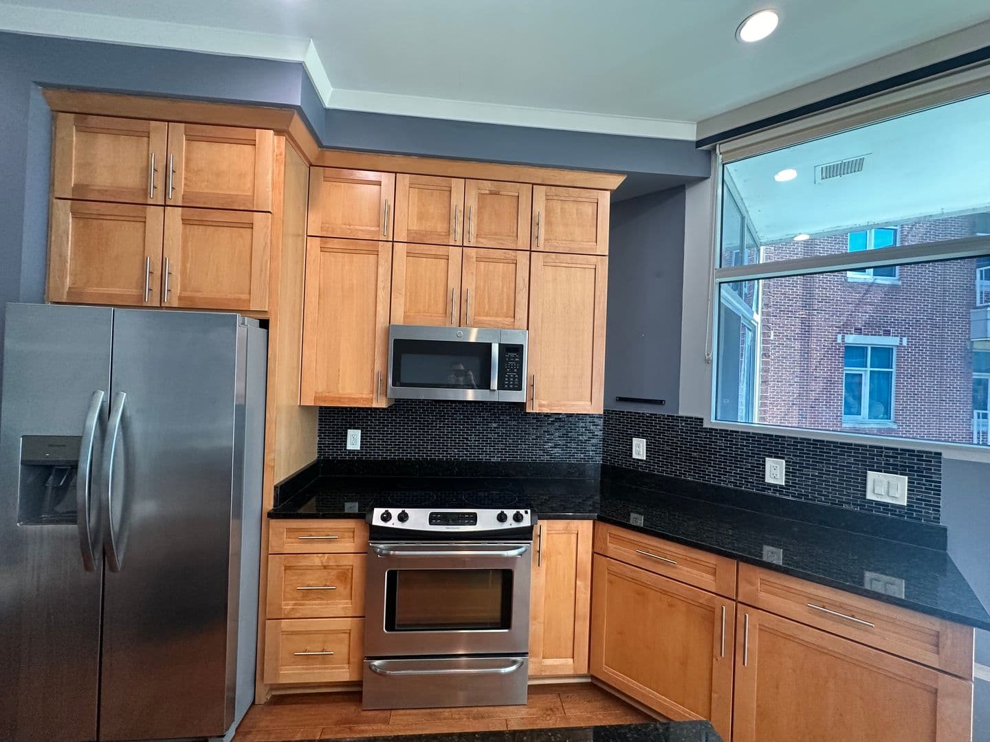 Louisville House: 324 E Main St Unit 327