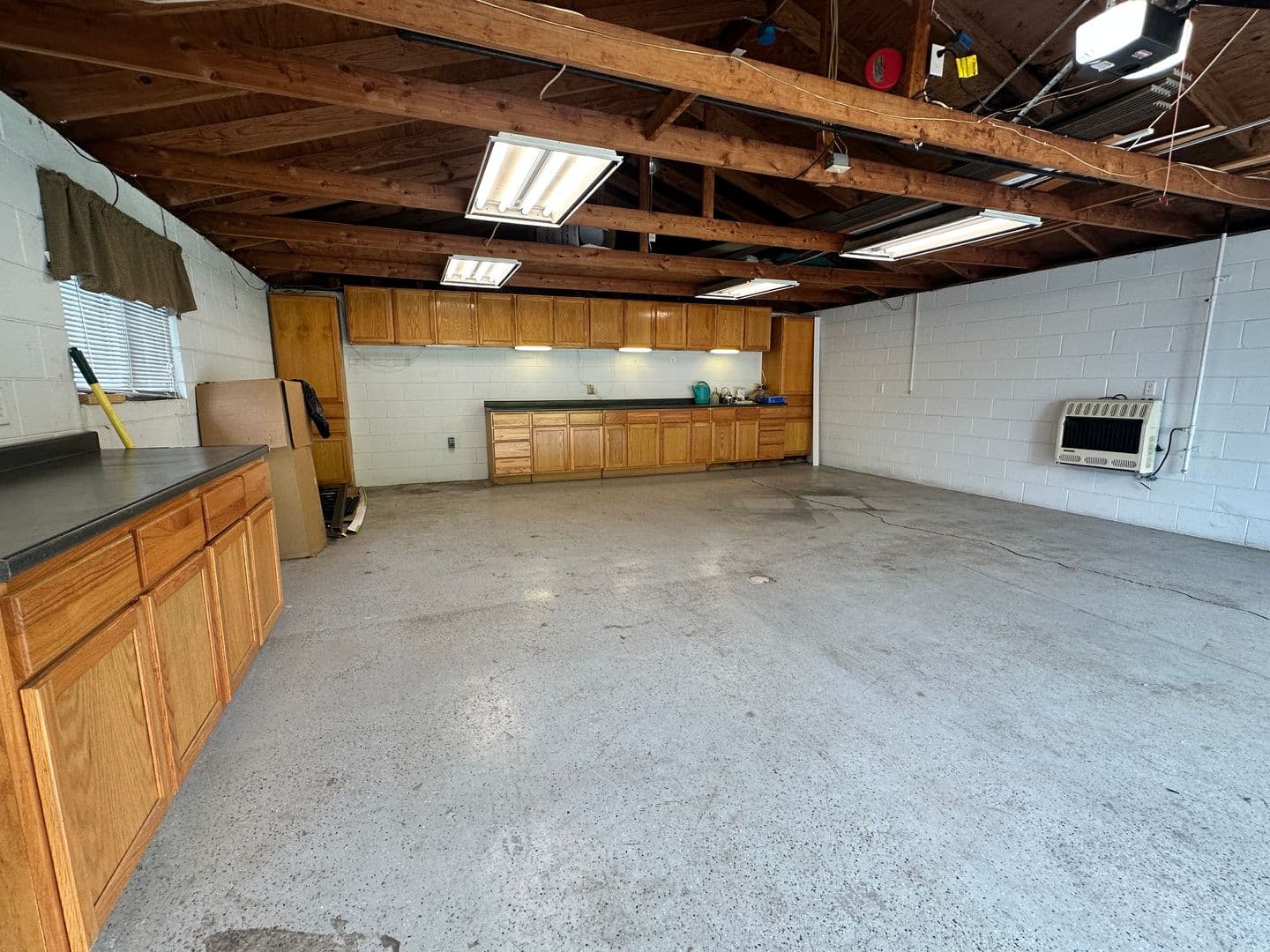 Louisville House: 1416 Hagen Road