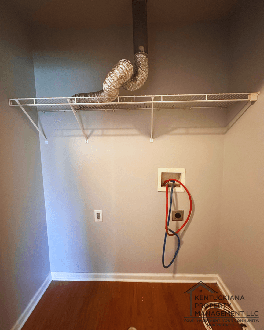 La Grange Apartment: 1908 Jericho Rd
