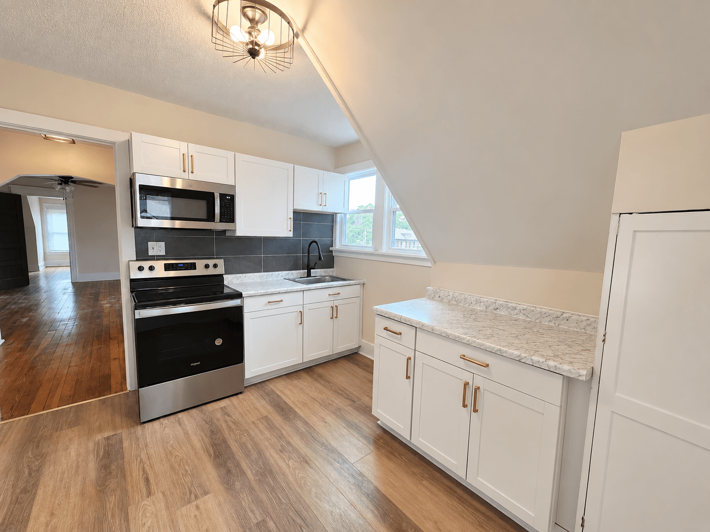 Louisville Apartment: 2063 Sherwood Ave