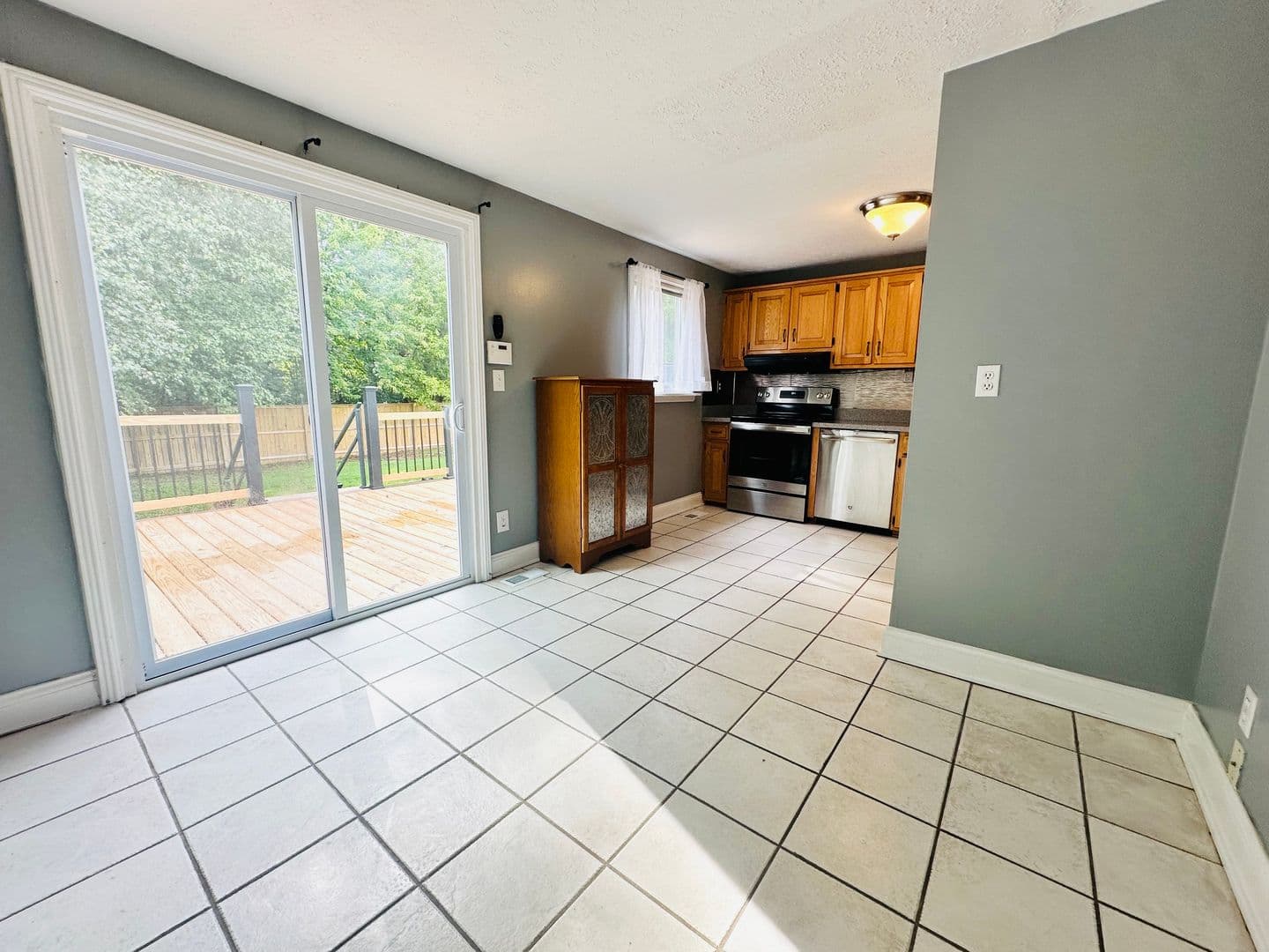 Louisville House: 1416 Hagen Road