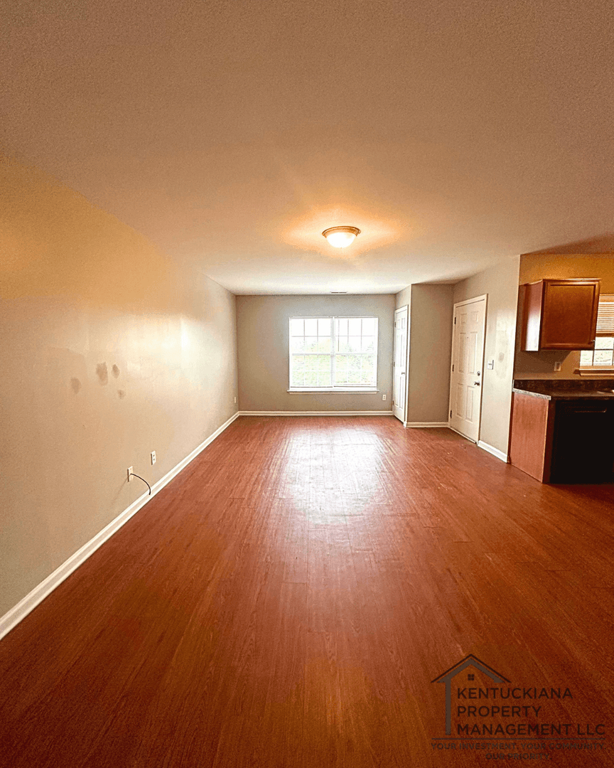 La Grange Apartment: 1908 Jericho Rd