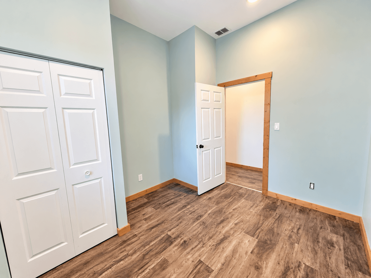 Louisville House: 2550 Saint Cecilia St