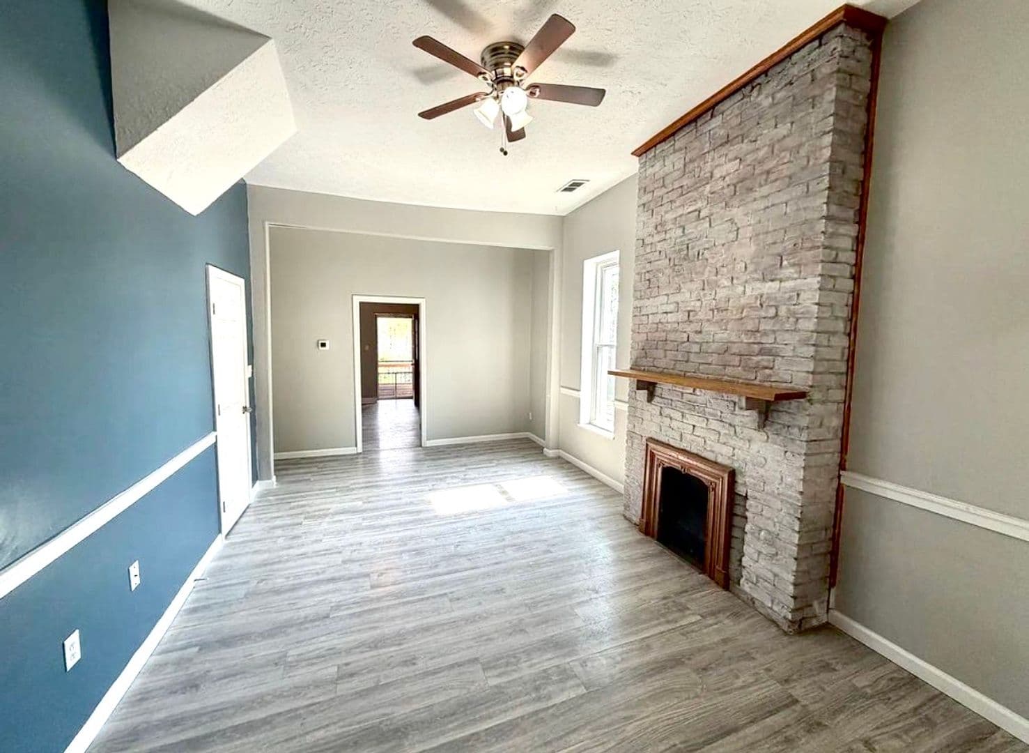 Jeffersonville Apartment: 531 E Chestnut St