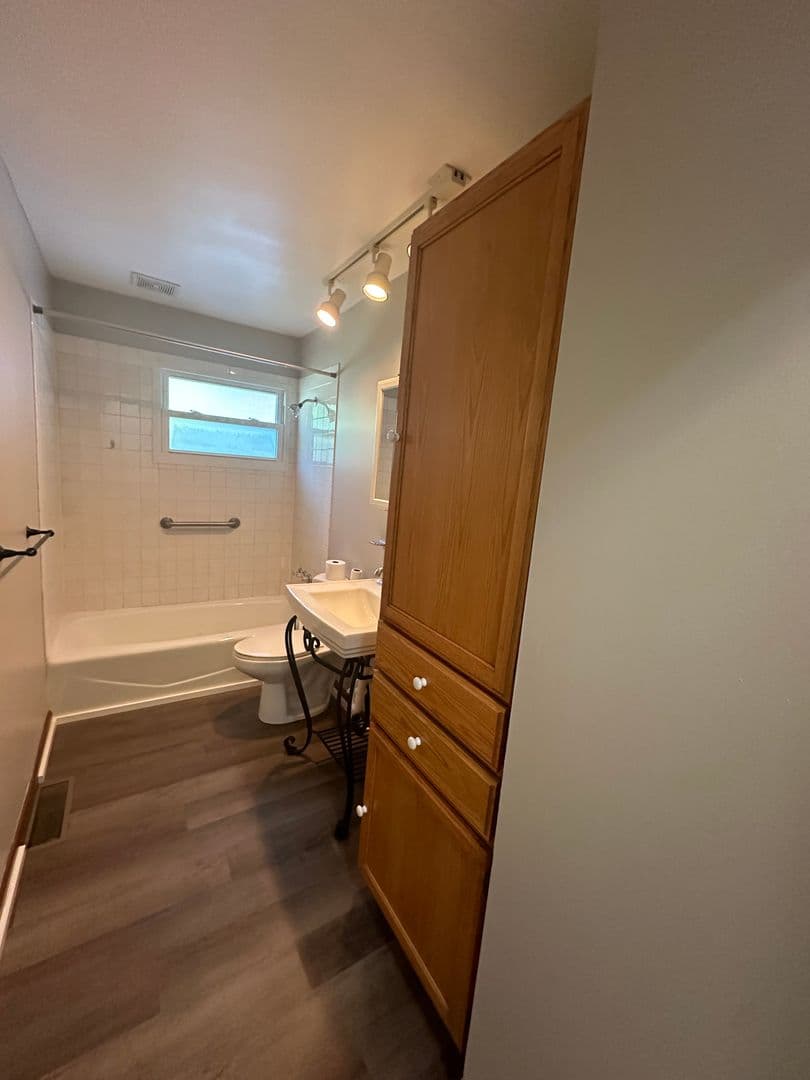 Louisville House: 1413 Mark Trail Road