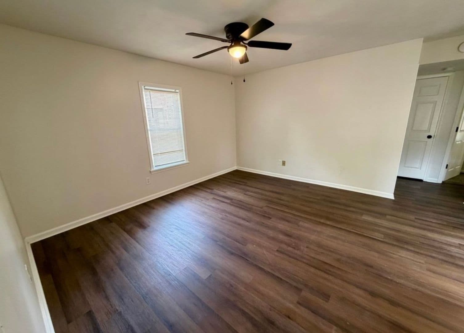 Louisville Apartment: 215 E Ormsby Ave
