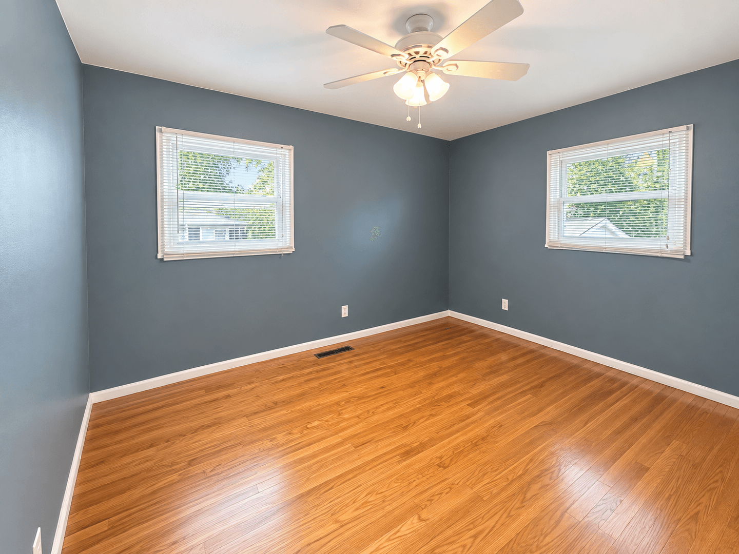 Louisville House: 3023 Lynnwood Way