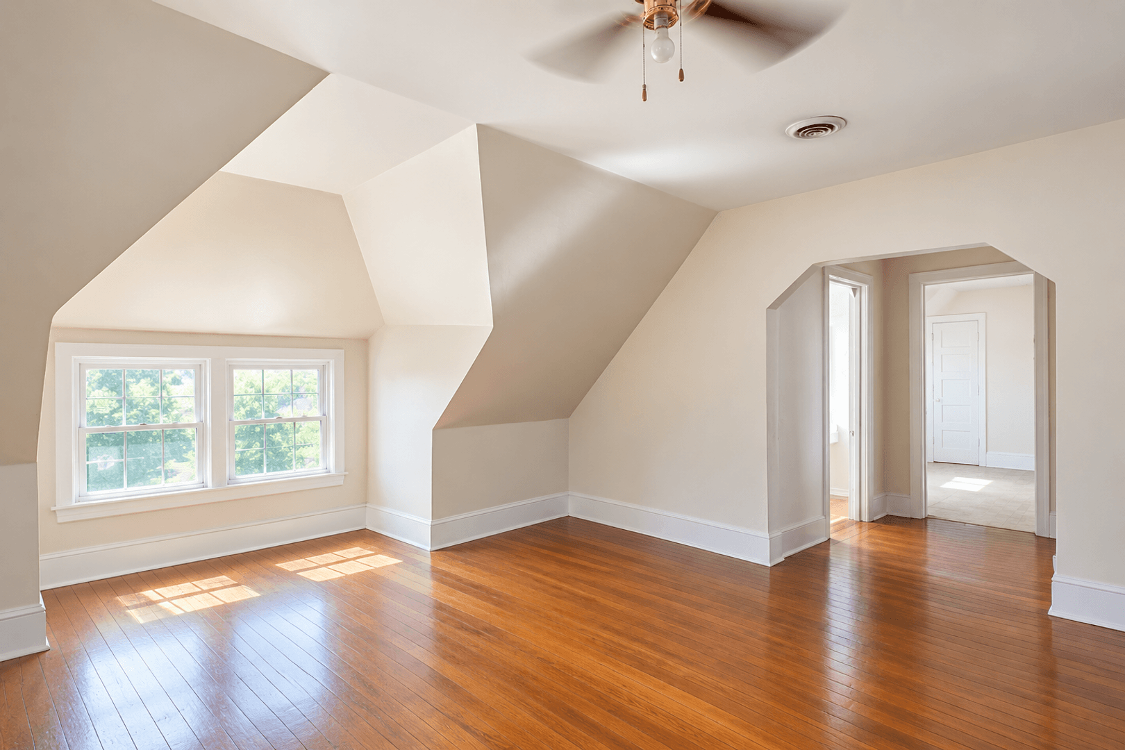 Louisville Apartment: 2063 Sherwood Ave