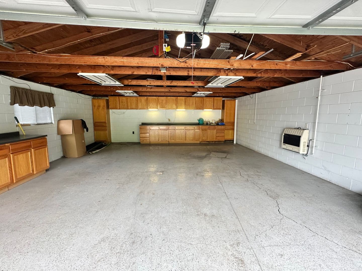 Louisville House: 1416 Hagen Road