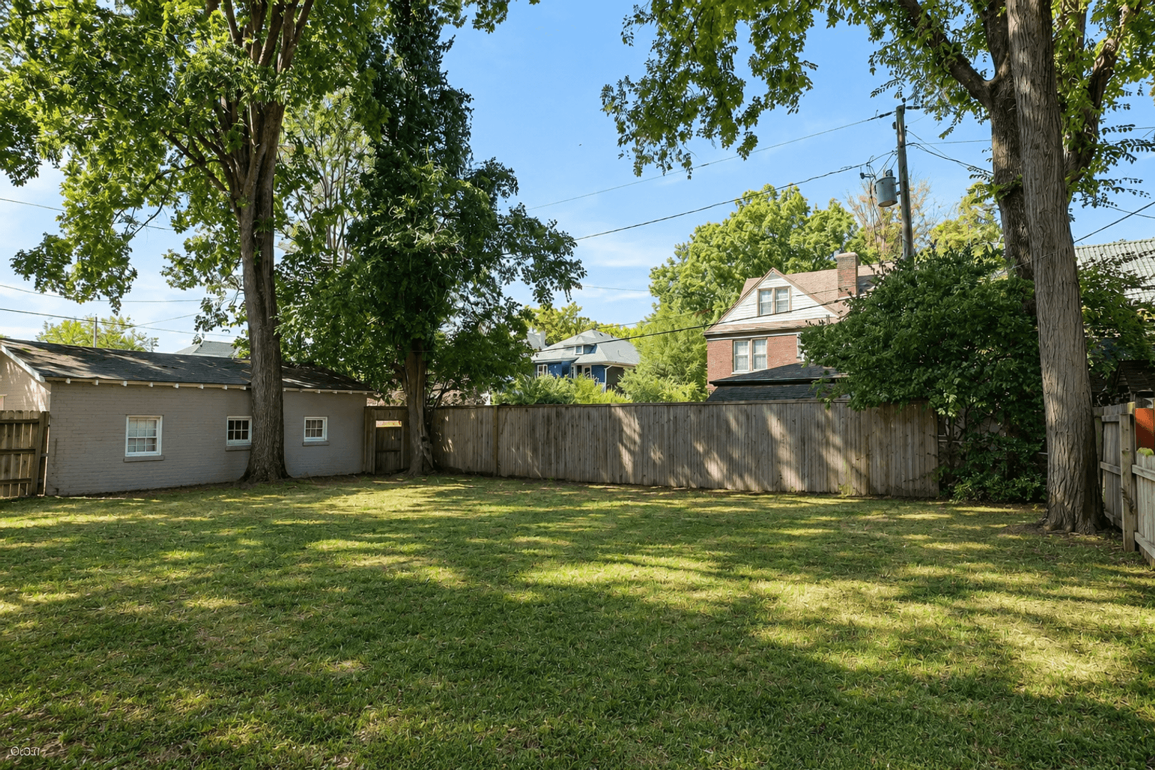 Louisville Apartment: 2063 Sherwood Ave