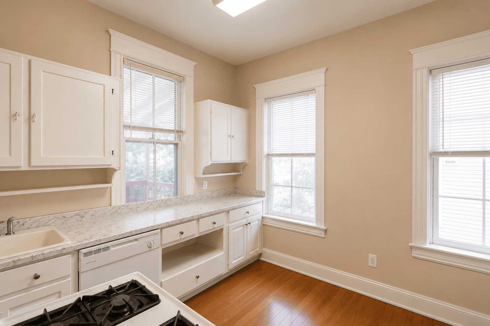 Louisville Apartment: 2063 Sherwood Ave
