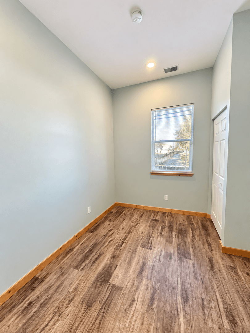 Louisville House: 2550 Saint Cecilia St