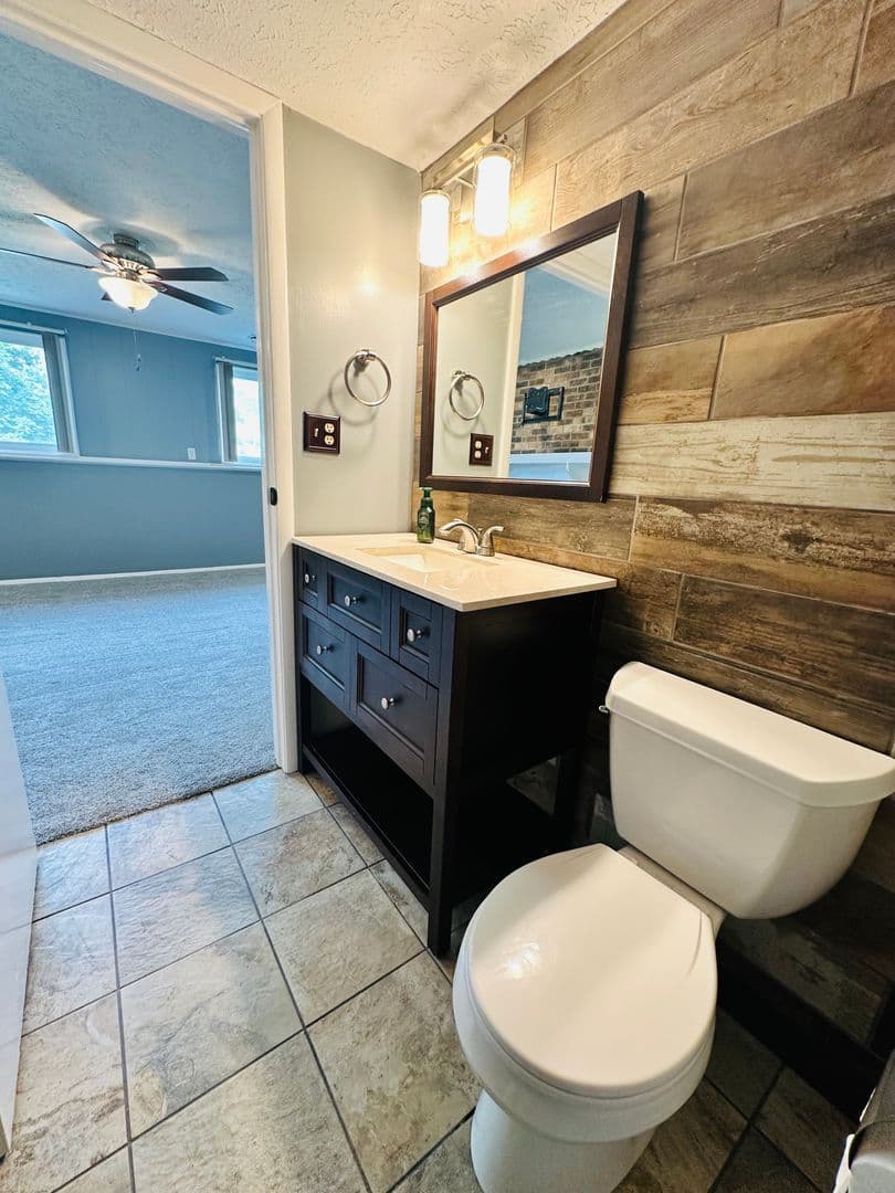 Louisville House: 1416 Hagen Road